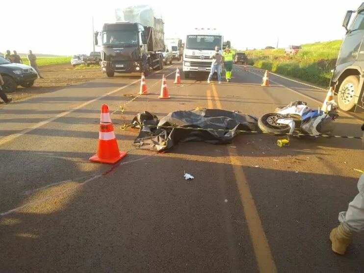 Motociclista morreu após colidir contra uma colheitadeira