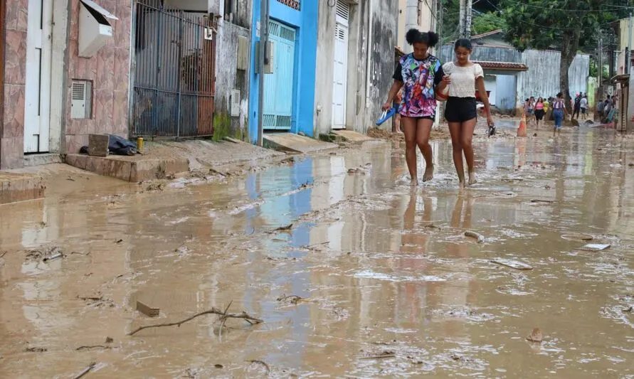 Número de mortos chega a 40 e 40 estão desaparecidos