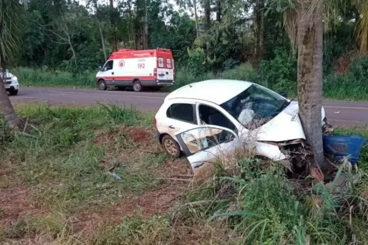 O Gol da cor branca estava ocupado por cinco pessoas, sendo o motorista, três mulheres e o bebê