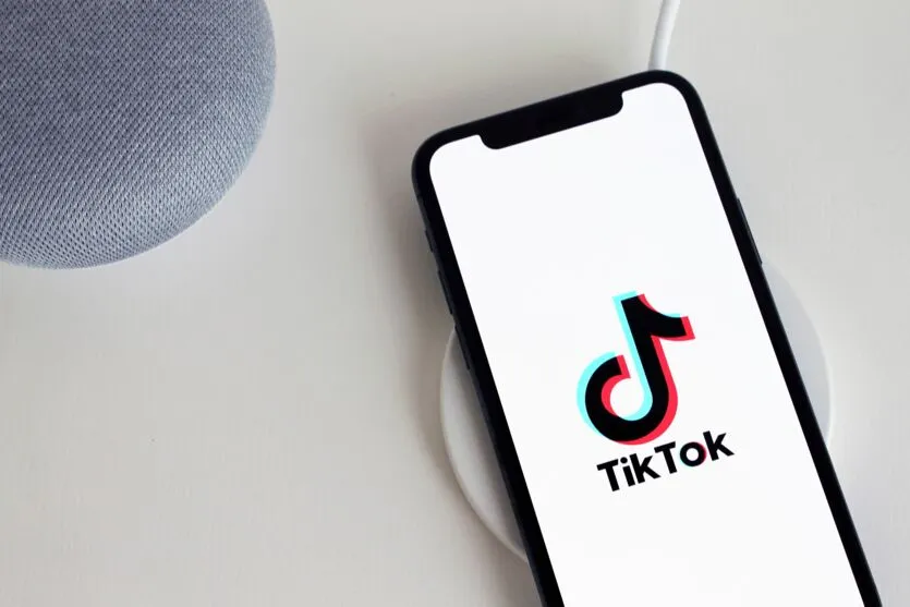 O TikTok anunciou nesta quarta-feira (01) uma atualização que trará novos recursos