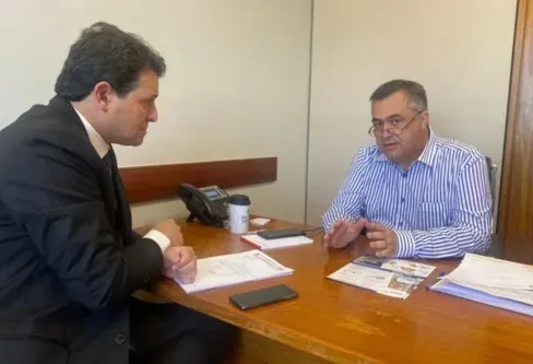 O prefeito e o deputado federal comemoraram a liberação da obra