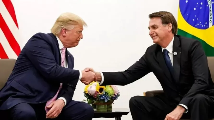 Os ex-presidentes Jair Bolsonaro (Brasil) e Donald Trump (Estados Unidos)