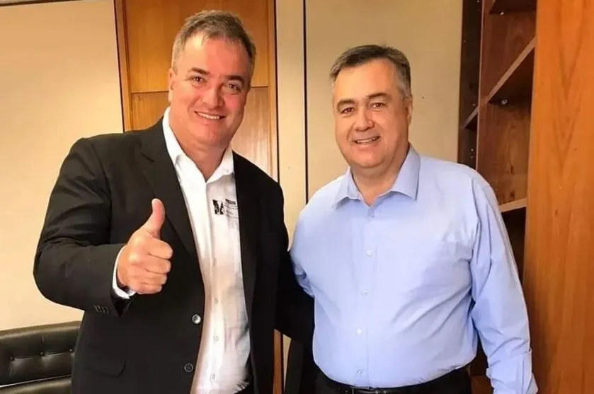 Prefeito Emerson Toledo ao lado do deputado federal Beto Preto, de Apucarana