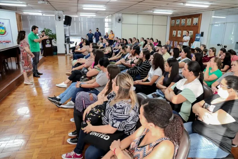 Todos foram aprovados previamente em concurso público