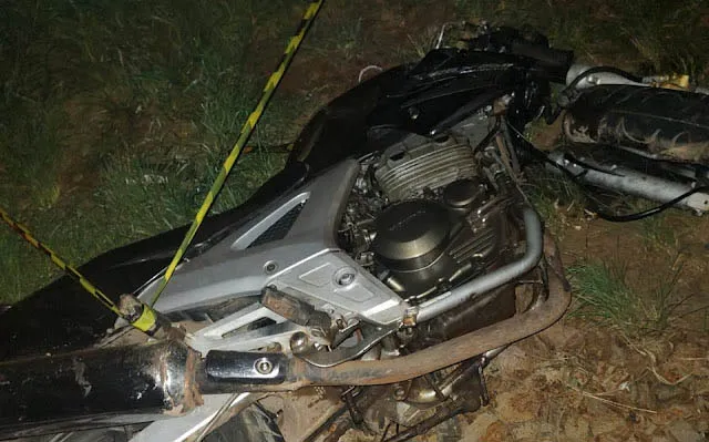 Um dos motociclista morreu no local do acidente