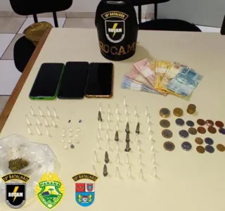 A PM apreendeu cocaína, crack, maconha e LSD