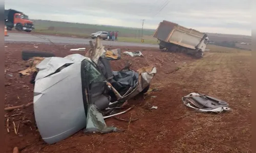 Motorista de Gol morre em colisão com caminhão na BR-364