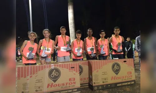 Equipe de atletismo de Apucarana disputa a Prova Quinzinha