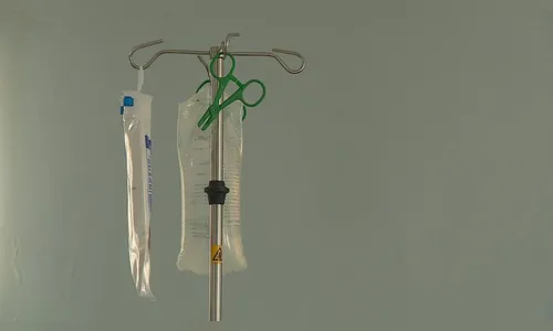 Enfermeira se engana e aplica laxante na veia de paciente, em MG