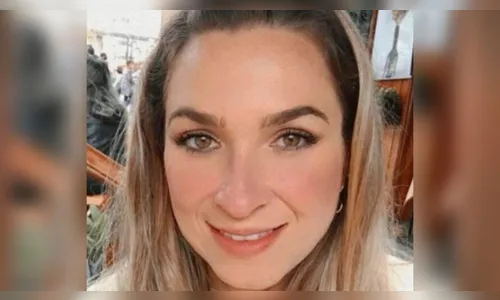 Mulher morre ao bater o queixo em taça de cristal ao sair de piscina