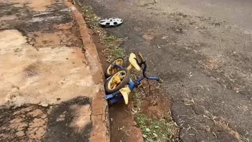 Acidente foi registrado no Conjunto Aquiles Stenguel, na região norte de Londrina