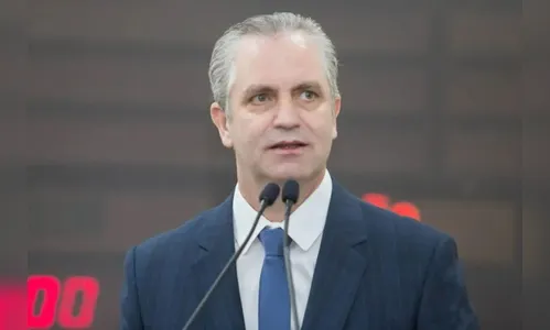 Ulisses Maia, prefeito de Maringá, é internado após sentir dores