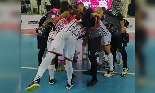Apucarana Futsal perde por 5 a 3 para o Santa Helena