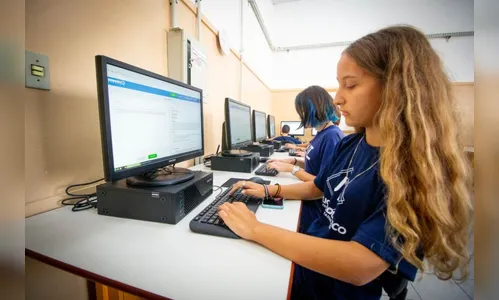 Alunos e professores do PR ganham plataforma para lição de casa