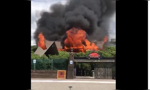 Incêndio atinge Warung Beach Club, no litoral de Santa Catarina; veja