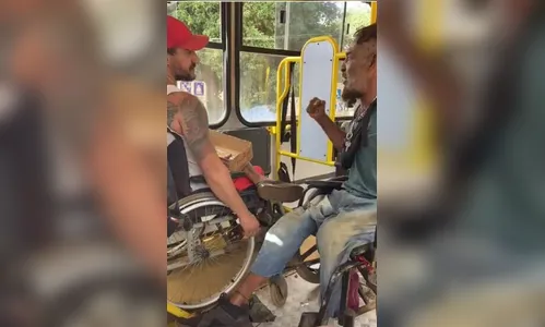 Briga entre cadeirantes é registrada dentro de ônibus; assista