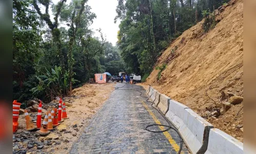 DER/PR libera Estrada da Graciosa após remoção de material