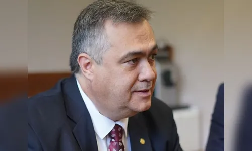 Deputado federal grava sobre compromisso com Paraná; assista
