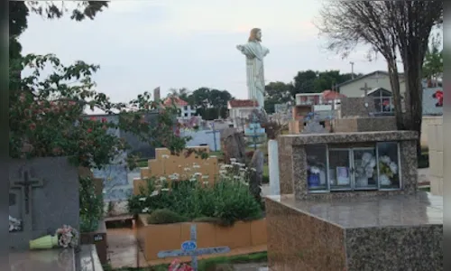 Ladrões invadem cemitério de Borrazópolis para furtar itens de bronze
