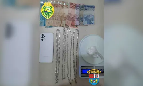 Dupla suspeita de tráfico é presa com cocaína, em Ivaiporã