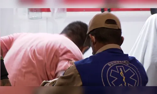 Homem é espancado por clientes de restaurante por assediar funcionária