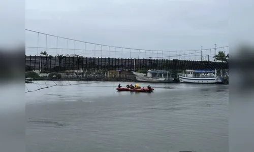 Ponte que liga SC ao RS despenca; 100 pessoas estavam na estrutura