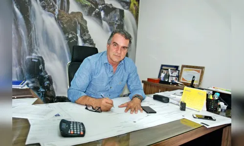 Furto de retroescavadeira: prefeito de Faxinal pede ajuda