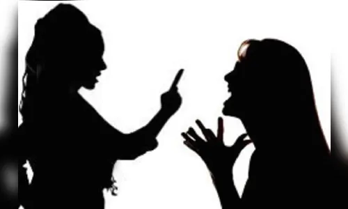 Discussão entre mulheres por causa de namorado termina em vias de fato