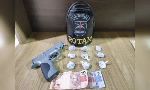 PM prende homem que estava com maconha e arma falsa em Apucarana