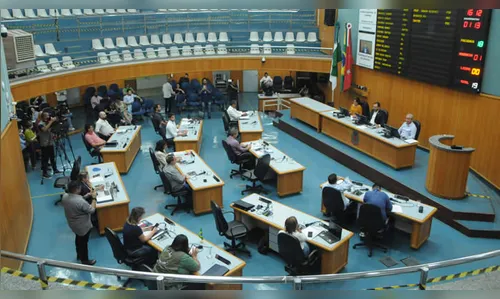 Câmara de Londrina aprova projeto que eleva salários de vereadores