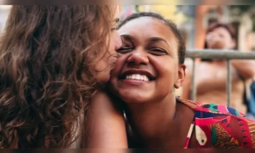 Ex-BBB Jessilane assume namoro com Sté Frick