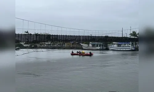Jovem continua desaparecido após ponte ceder em Santa Catarina