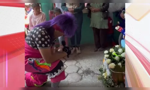 Vídeo: palhaço chora ao ser contratado para 'animar' velório de menino