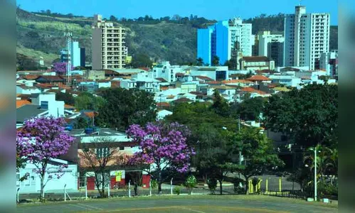 Filho vai passear na casa do pai e é torturado e amarrado