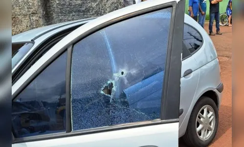 Vídeo mostra mulher sendo baleada após deixar salão, em Mandaguari