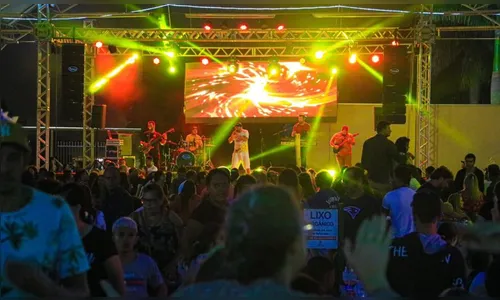 Carnaval Nas Asas do Samba 2023 reúne milhares de pessoas em Arapongas