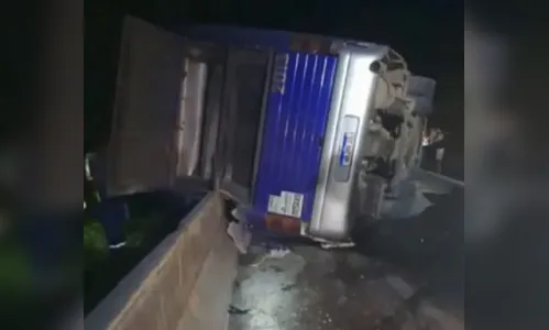 Acidente com ônibus do Paraná que seguia para Aparecida deixa 3 mortos