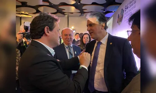 Prefeito de Apucarana avalia educação com ministro