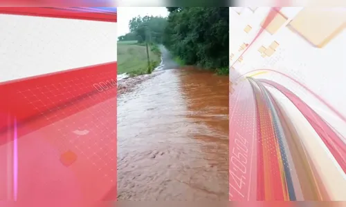 Chuva faz rio transbordar e causa transtornos na região do Pinhalzinho