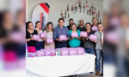 Programa “De Bem Comigo” entrega kits de higiene íntima para alunas