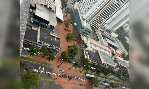 Chuva volta a causar estragos em Maringá; veja