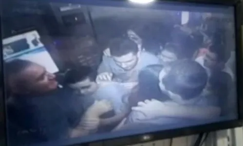 Vídeo: elevador com 11 pessoas despenca e três delas ficam feridas