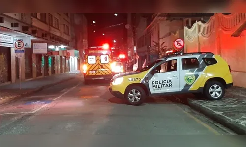 Suspeito de roubos no PR é baleado após ameaçar policiais com faca