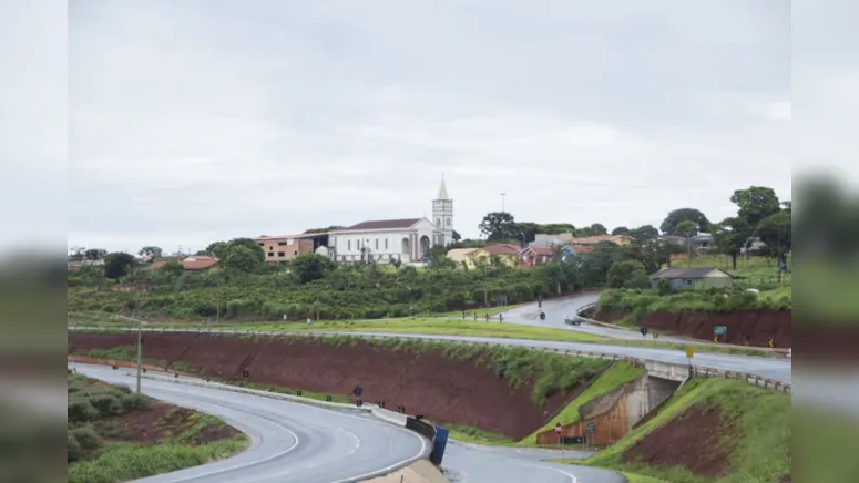 Imagem ilustrativa da notícia Casas e piscina: moradores do Pirapó ansiosos