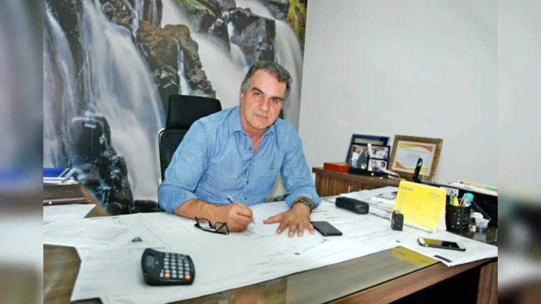 Imagem ilustrativa da notícia Furto de retroescavadeira: prefeito de Faxinal pede ajuda