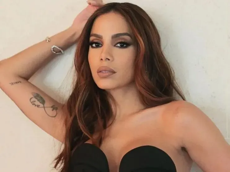 Anitta vira assunto ao divulgar regras para sua festa de aniversário