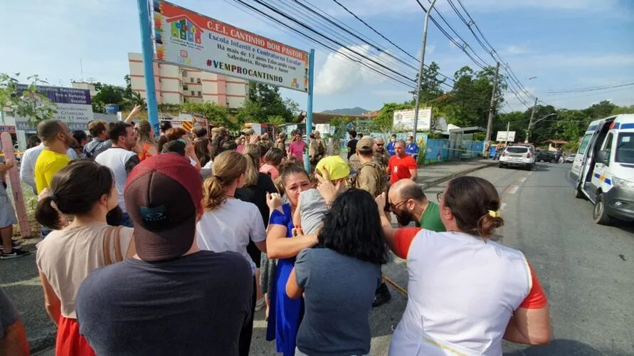 As outras crianças já foram retiradas e entregues aos pais