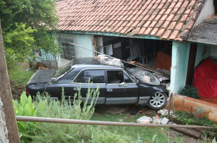 Casa foi interditada após acidente