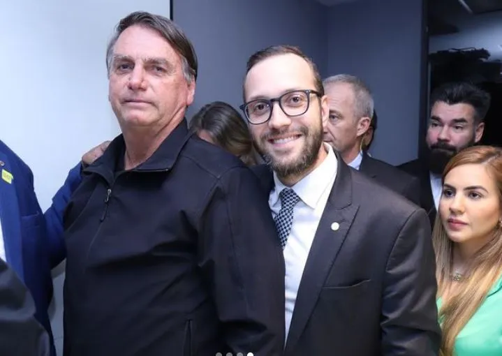 Deputado Filipe Barros sempre junto com Bolsonaro