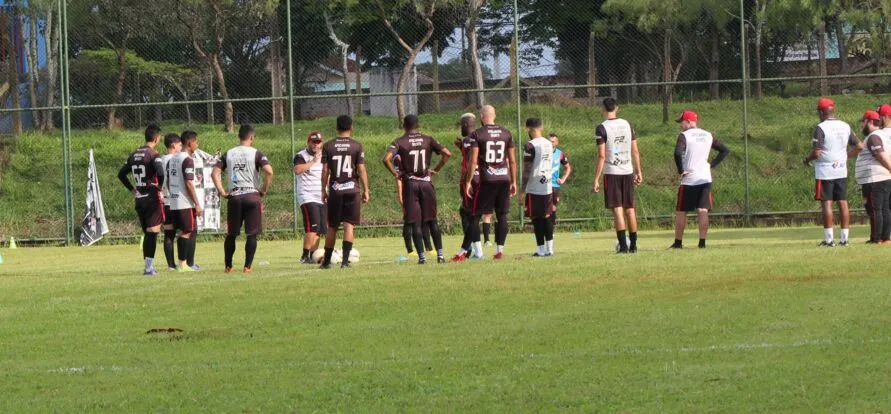 Equipe visita o Londrina no Estádio do Café nesta sexta-feira (31)